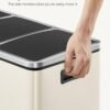 Rūšiavimo šiukšliadėžė 3 × 18 l su pedalais, 54 l– SONGMICS